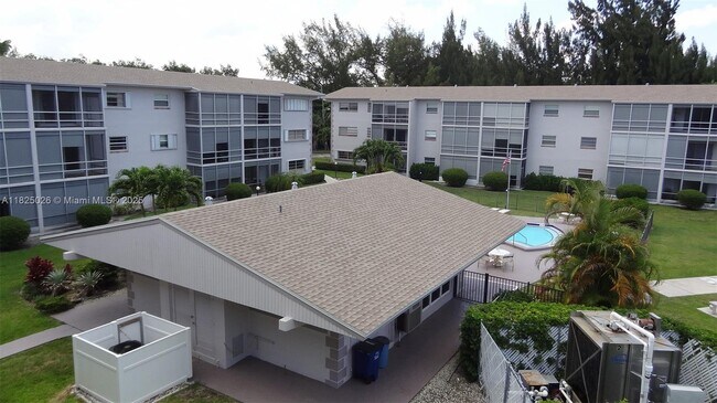 Building Photo - 700 Layne Blvd
