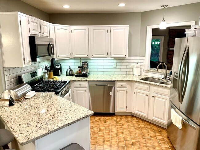 Building Photo - 4148 Fawn Ct NE