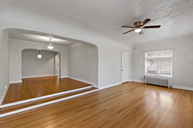Building Photo - 11059 S Hoyne Ave