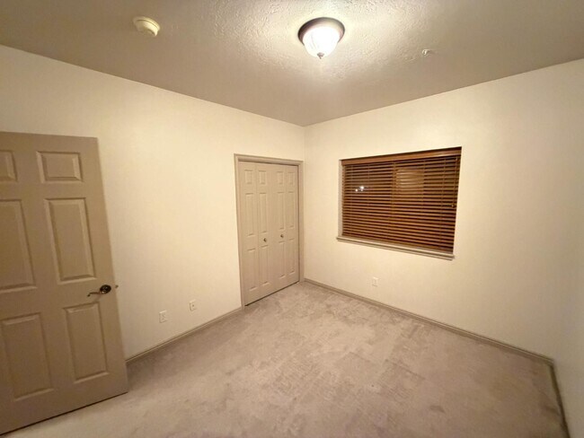 Building Photo - 1255 Wolf Hollow Ln