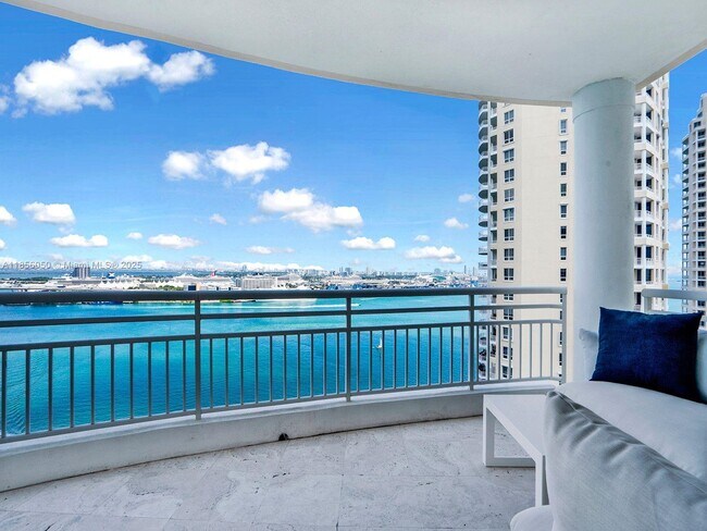 Building Photo - 888 Brickell Key Dr