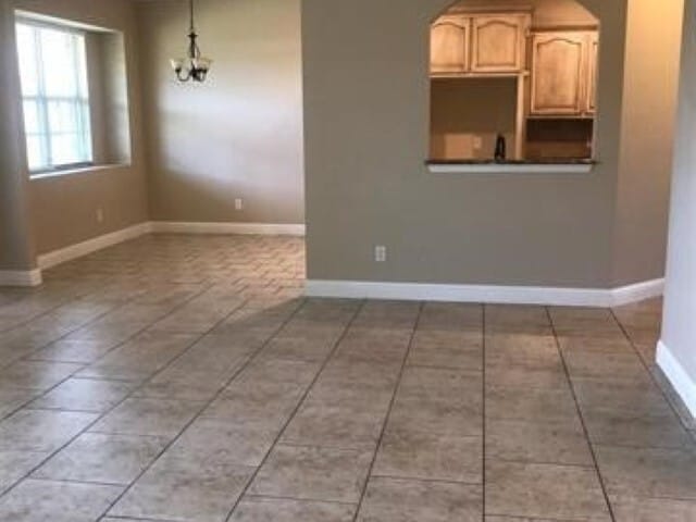Building Photo - 23 NE Summerwood Dr