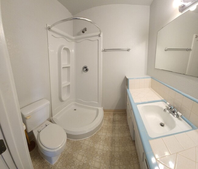 Building Photo - 4 bed 3 baths!  House ideally located close to campus, shopping, Bishop Peak