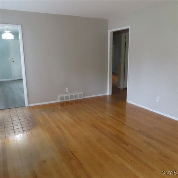 Building Photo - 7843 Glenwood Dr N