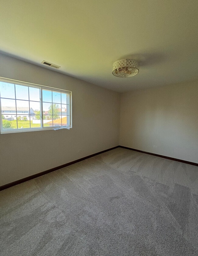 Building Photo - 2319 Aster Dr