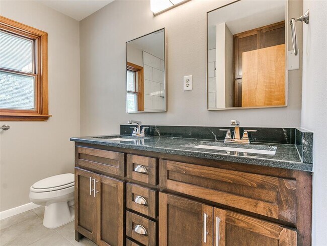 Building Photo - 1214 Cruce St