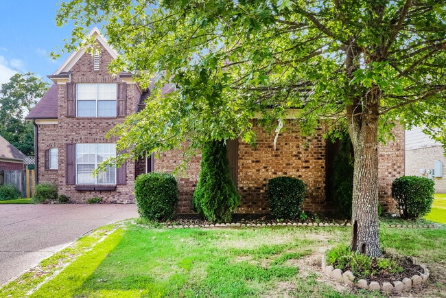 Building Photo - 1637 Lawson Dr