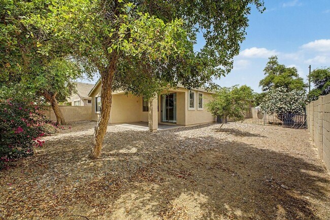 Building Photo - 15235 W Windward Ave