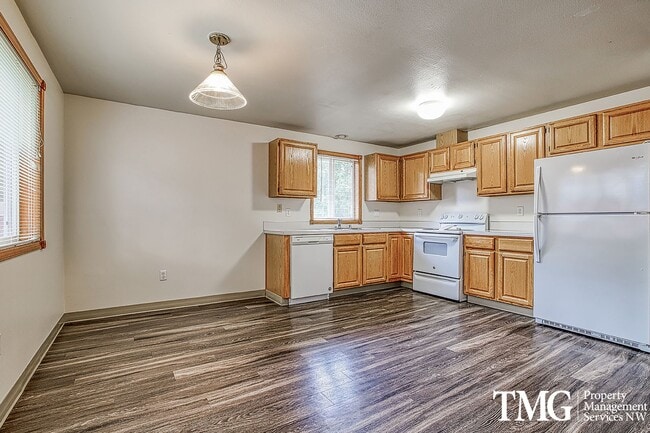 Building Photo - Pachl10