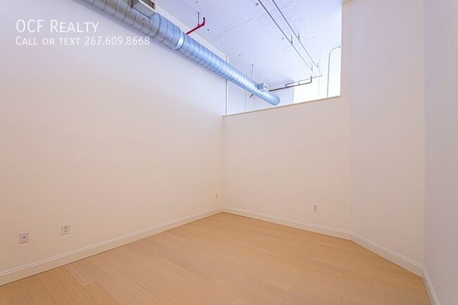 Building Photo - One Bedroom Northern Liberties Loft