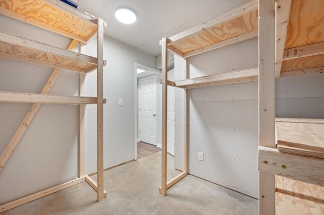 Building Photo - 117 Settlement Dr