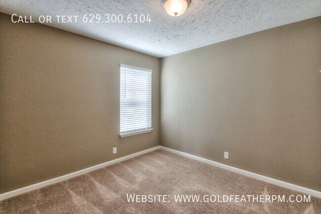 Building Photo - 3353 Tourmaline Dr