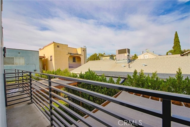 Building Photo - 5351 Lexington Ave