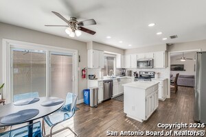 Building Photo - 201 Sunrise Canyon Dr