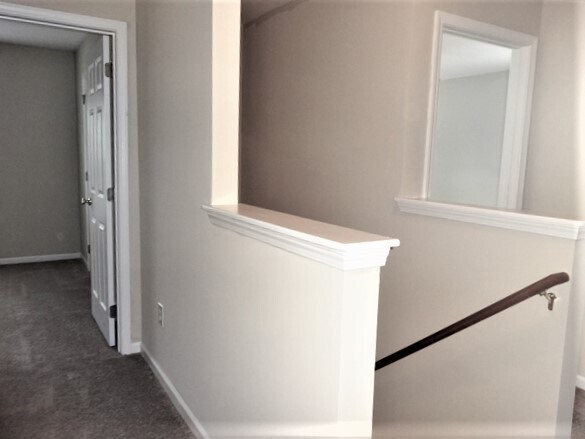 Building Photo - 8740 Red Oak Dr