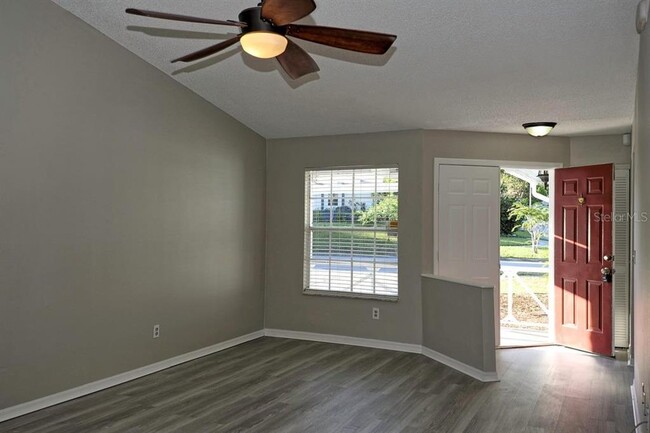 Building Photo - 6617 Coral Cove Dr