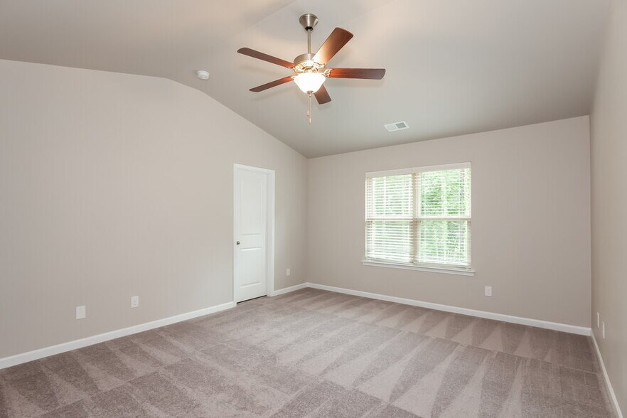 Building Photo - 208 Neal Dr
