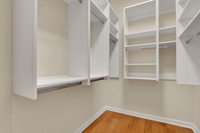 Building Photo - 2931 Twin Oaks Way