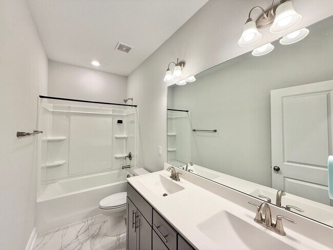 Building Photo - Stunning 5BD, 3BA Raleigh Home Within the ...