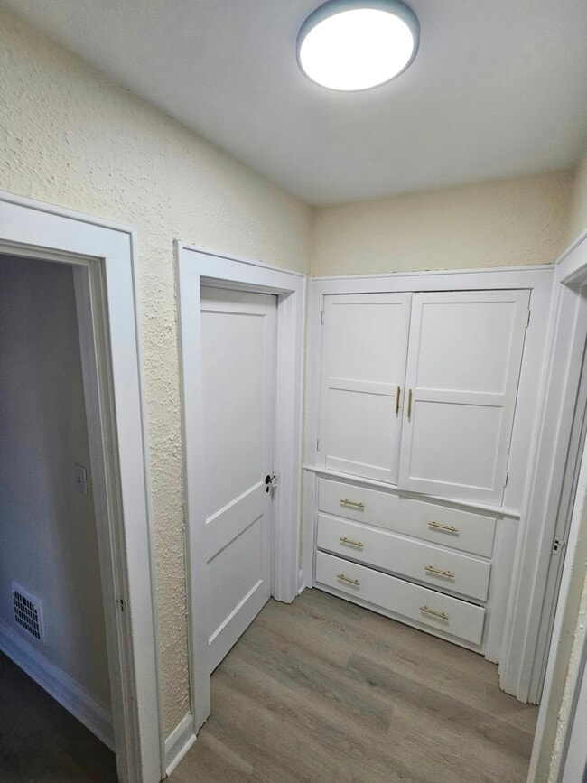 Building Photo - 1923 Freeman St