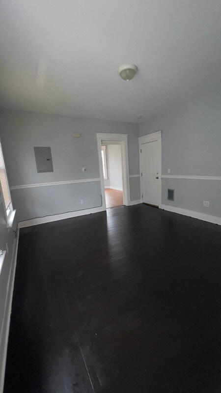 Building Photo - 879 Elm St