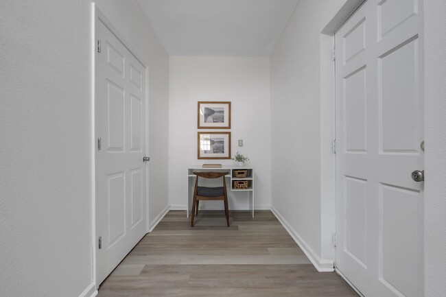 Building Photo - 3421 Sunnyside Dr