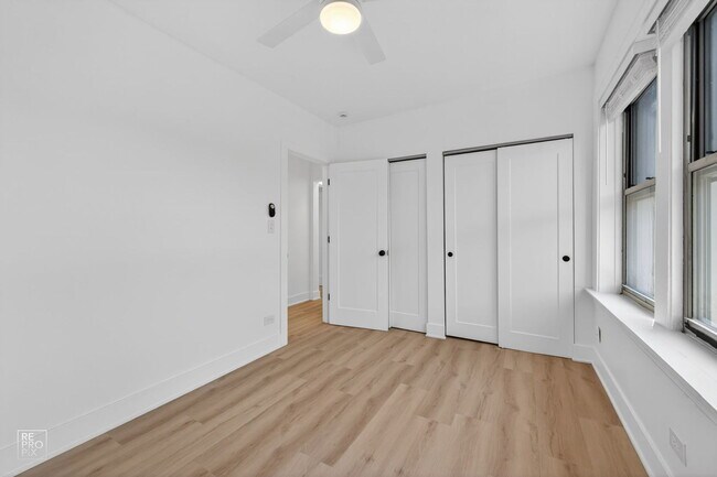 Building Photo - 6312 N Artesian Ave