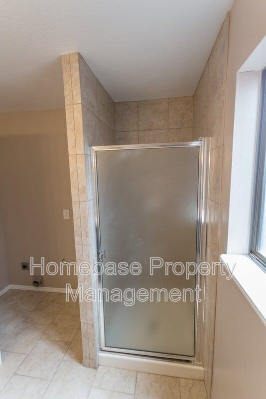 Building Photo - 5206 Foothills Dr