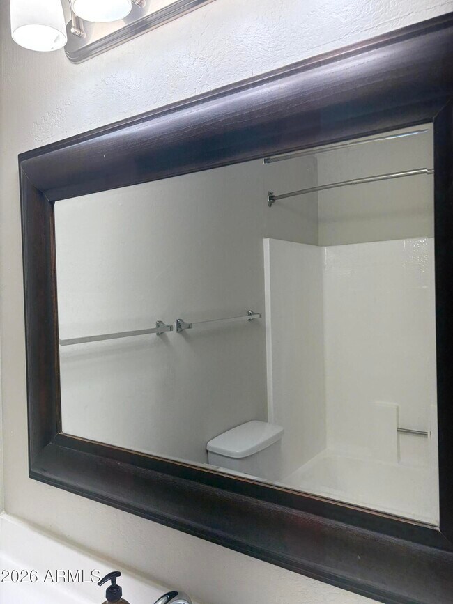 Building Photo - 930 N Mesa Dr