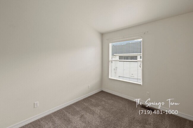 Building Photo - Pinnacle at Cheyenne Mountain Townhome wit...
