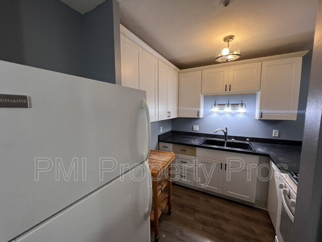 Building Photo - 4253 W Rivers Edge Cir