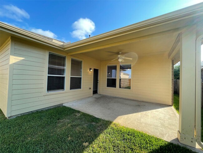Building Photo - 2313 Cantabria Ln
