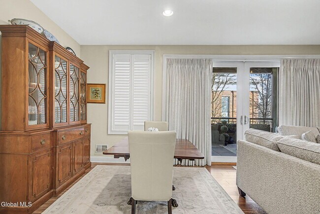 Building Photo - 87 Railroad Pl