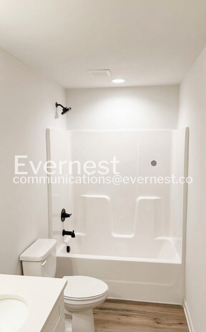 Building Photo - 133 Stilwell Oaks Cir