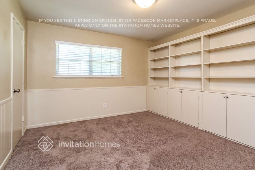 Building Photo - 5803 Old Lodge Dr