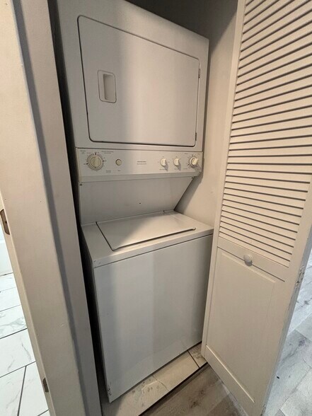 Washer and dryer - 3130 W Arthington St