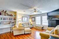 Building Photo - 820 Sandollar