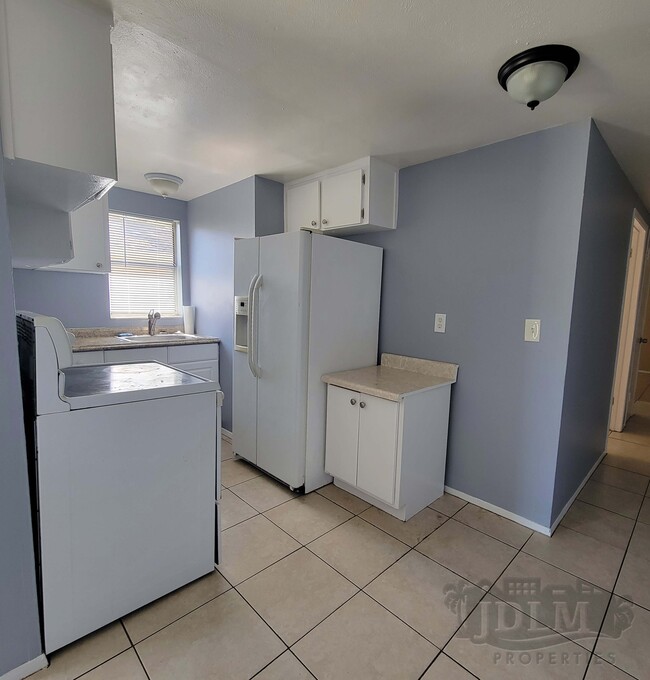 Building Photo - 3810 N 56th St