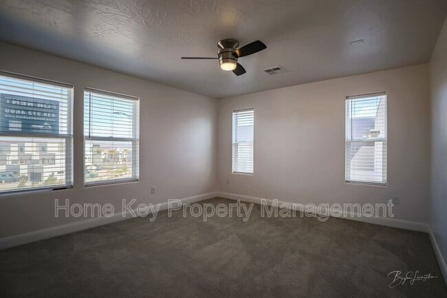 Building Photo - 5528 S Ochre Ln