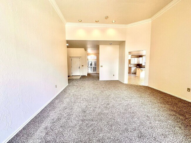 Building Photo - Spacious 4 Bed in Deer Creek - Move in Deposit-Free!(If Qualified)