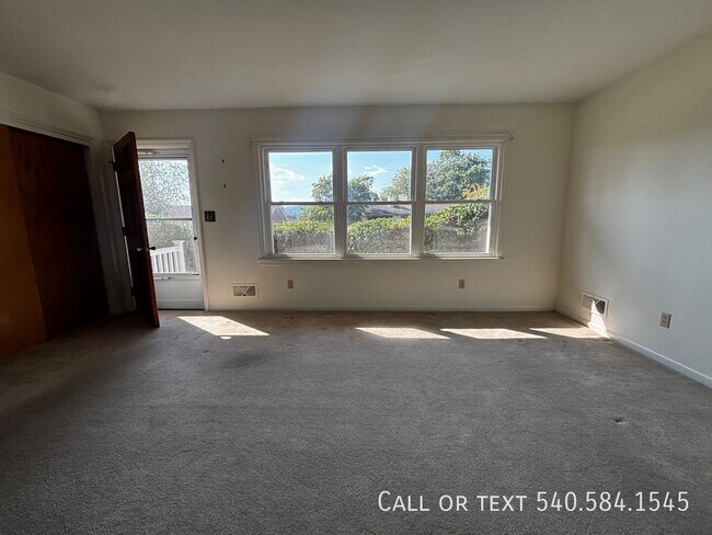 Building Photo - 1511 Narcissus St