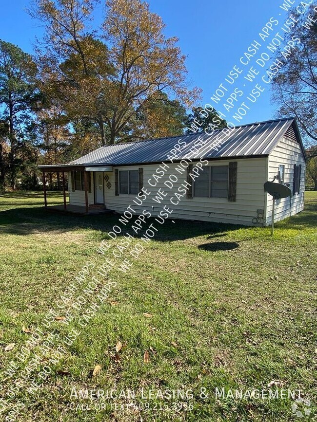 Building Photo - 3-Bedroom 1-Bath Country Home Available fo...