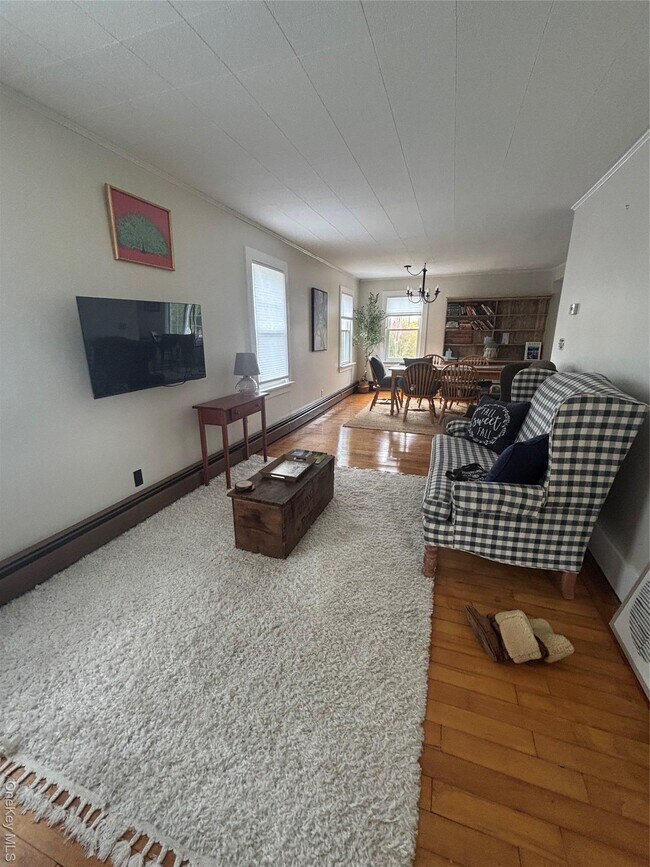 Building Photo - 75 Verbank Rd