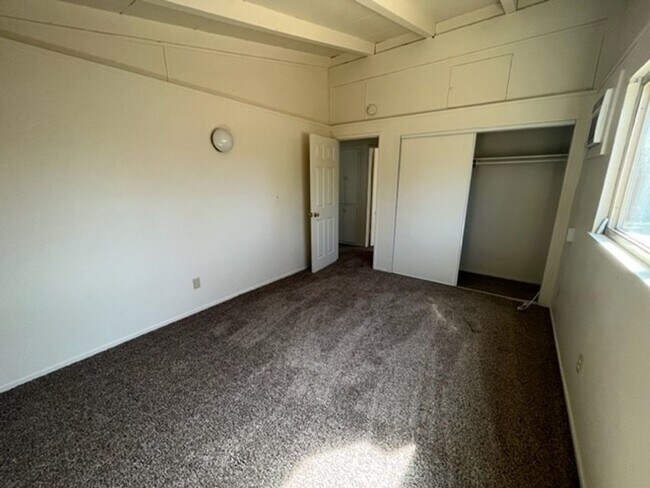 Building Photo - 5725 El Campo Way