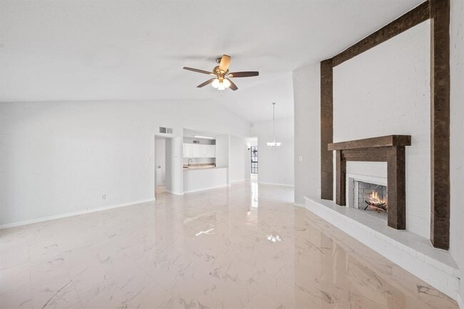Building Photo - 2215 Overbrook Dr