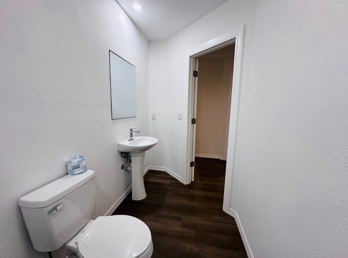 Building Photo - 329 NE 2nd St