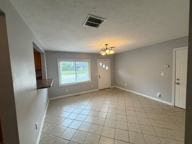 Building Photo - 416 W Wenger Rd