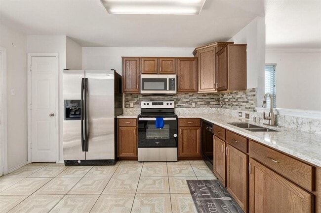 Building Photo - 12401 Drummond Dr