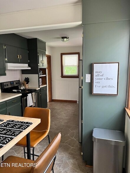 Building Photo - 2404 Tecoma Dr