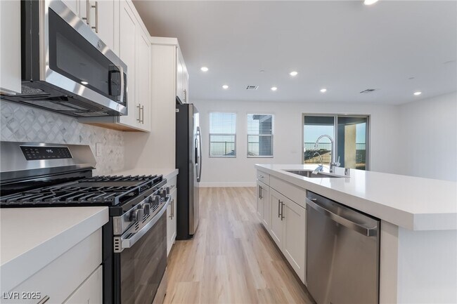 Building Photo - 1480 Marsh Bird St